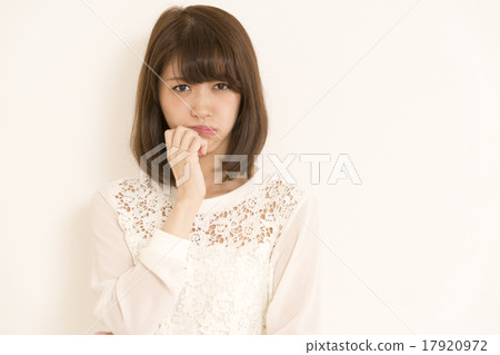 A woman face woman A woman face woman 17920972