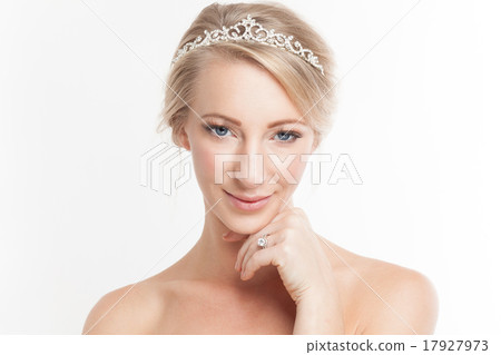 Bridal / Beauty Shot 17927973