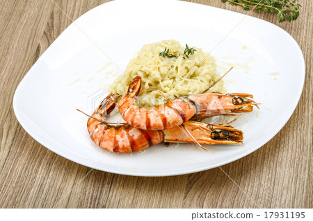 Risotto with prawn Risotto with prawn 17931195