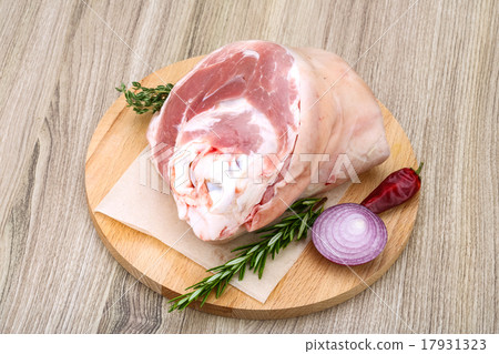 Raw pork knuckle 17931323