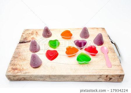 jelly and cuberdon 17934224