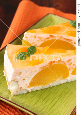 Peach mousse with tangerines 17935071