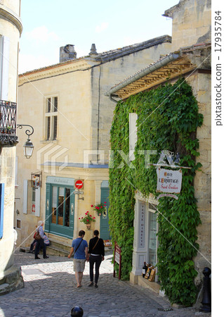 SantéMillion的小巷Sante Million France SantéMillion的小巷Sante Million France 17935784