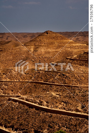 street and hill in matmata tunisia street and hill in matmata tunisia 17936796