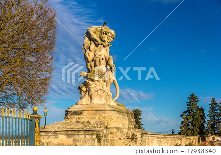 Statue at the Promenade du Peyrou in Montpellier 17938340