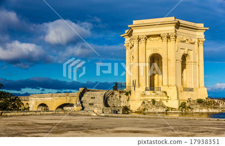 Water tower at the end of aqueduct in Montpellier 17938351