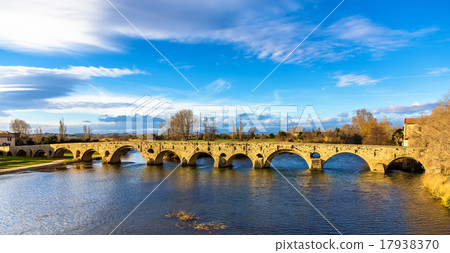 The Pont Vieux, a bridge over the Orb in Beziers The Pont Vieux, a bridge over the Orb in Beziers 17938370