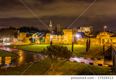 View of medieval town Avignon in the morning View of medieval town Avignon in the morning 17938413