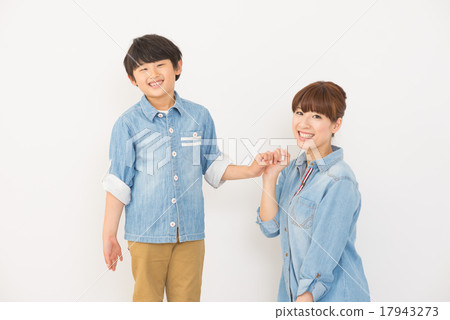 做出承諾的父母 17943273