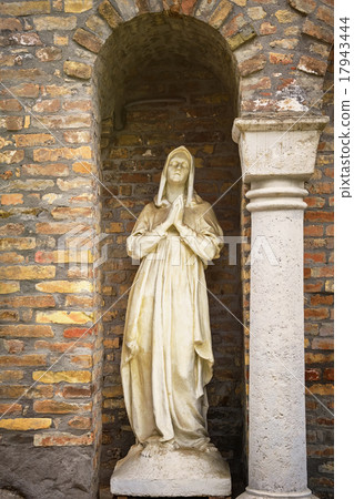 Statue 17943444