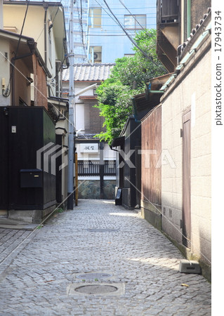 Image of the back street of Kagurazaka (stone pavement) Image of the back street of Kagurazaka (stone pavement) 17943734