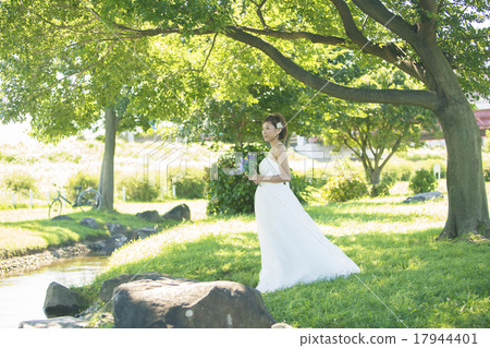 Bride 2 17944401