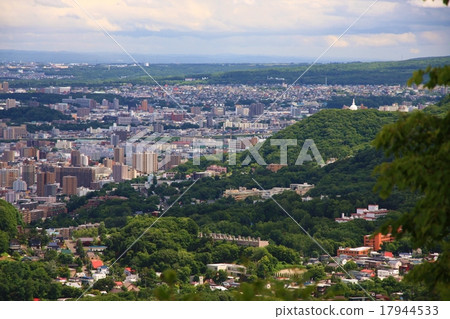 從三角山看到的札幌市區〜7 17944533