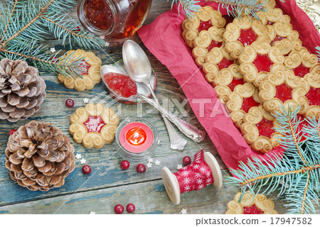 Cookies with jam 17947582