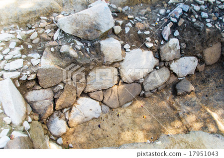 石垣的發掘現場 17951043