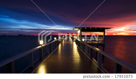 Wooded bridge in the beach 17951073