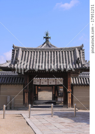 Horyuji Tozono Gallery Hall of Fame from the Quadruped Gate over the Corridor 17951251