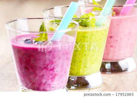 Blueberry shake on white table 17952865