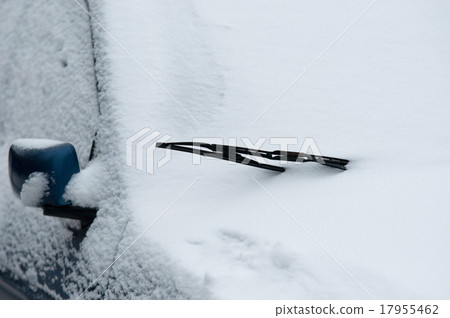 car under the snow 17955462