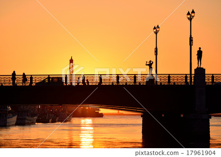 The doll bridge of sunset 17961904