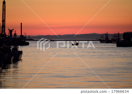 Kushiro harbor of sunset 17966634