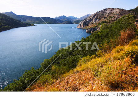 View of Barrios de Luna reservoir View of Barrios de Luna reservoir 17968906