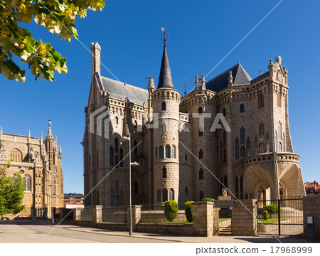 Episcopal Palace of Astorga in summer Episcopal Palace of Astorga in summer 17968999