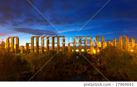 ancient roman aqueduct in night 17969091