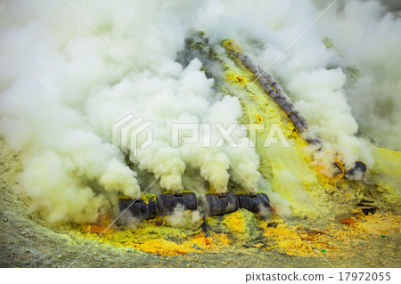 Ijen volcano crater Ijen volcano crater 17972055