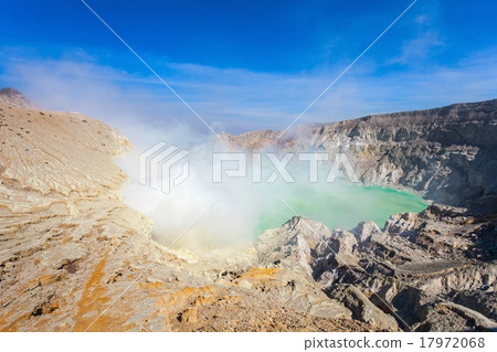 Ijen volcano 17972068