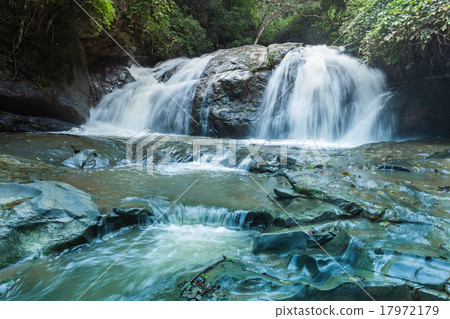 Mae Sa Waterfall 17972179