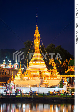 WatChongKlang and WatChongKham 17972487