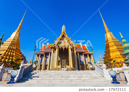 Wat Phra Kaew 17972511