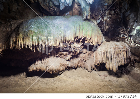 Chiang Dao Cave 17972714