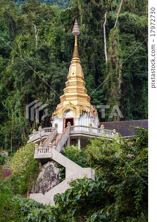 Wat Tham Pha Plong 17972730