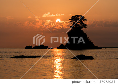 [Toyama Prefecture] The rays of the Ameyama coast 17978081
