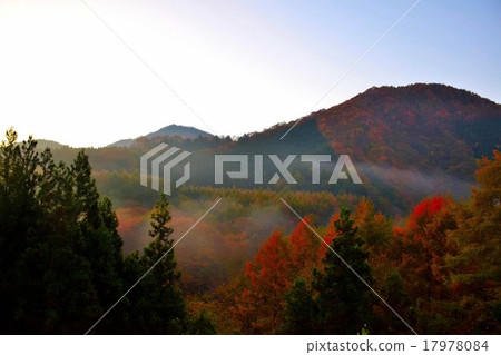 玉丹河的黎明 玉丹河的黎明 17978084