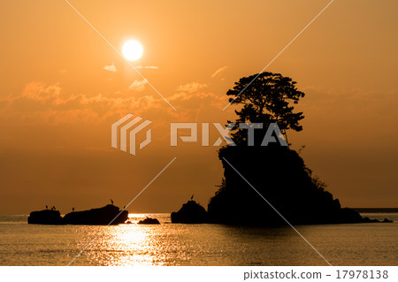 [Toyama Prefecture] The rays of the Ameyama coast 17978138