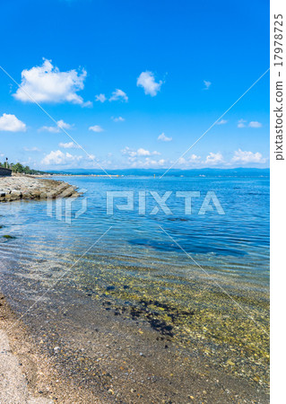 [Toyama] Toyama Bay and Noto Peninsula seen from the Amaharashi coast 17978725