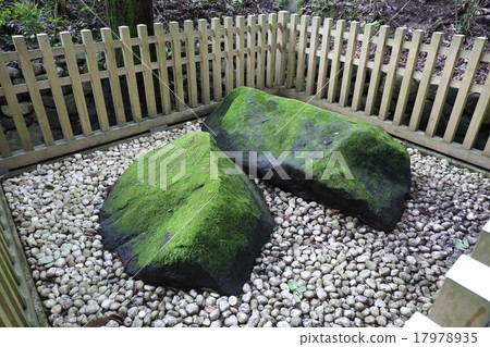 Oogami Shrine couple rock 17978935