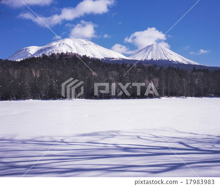 Winter ontonatho 17983983
