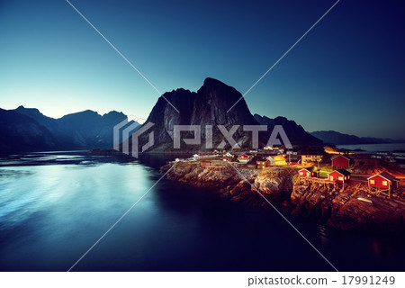sunset in Hamnoy village, Lofoten islands, Norway sunset in Hamnoy village, Lofoten islands, Norway 17991249