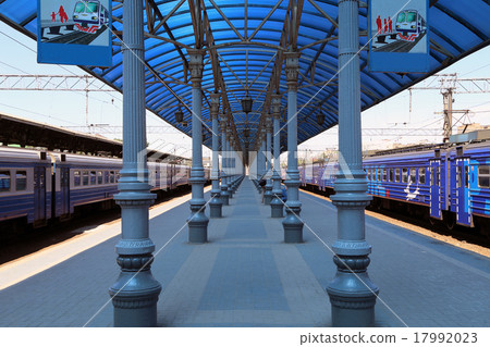 Train on Moscow passenger platform, russia 17992023