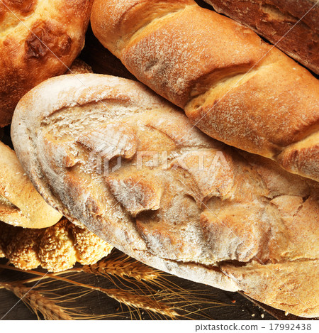 fresh bread 17992438