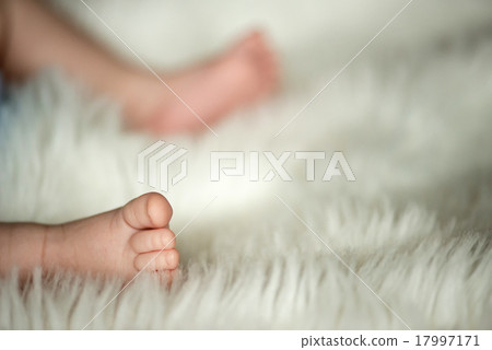 Baby feet Baby feet 17997171