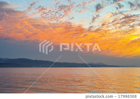 真嗣湖日落 17998308