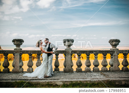 beautiful couple posing 17998951