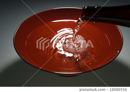 Tsukimi drinking image Tsukimi drinking image 18000550