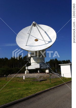 拋物線天線Nobeyama宇宙國家天文台(Shinshu Nobeyama Takahara Arki Degawa Park) 拋物線天線Nobeyama宇宙國家天文台(Shinshu Nobeyama Takahara Arki Degawa Park) 18001960