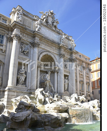  Trevi Fountain 18002848